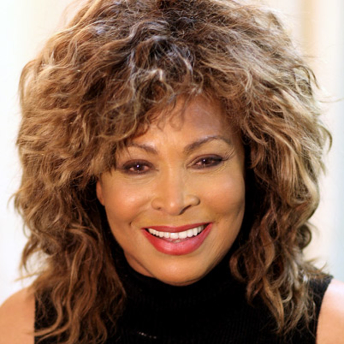 How tall is Tina Turner?